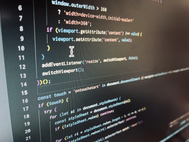 Web制作とWeb開発の違いとは？それぞれの役割や仕事内容を解説